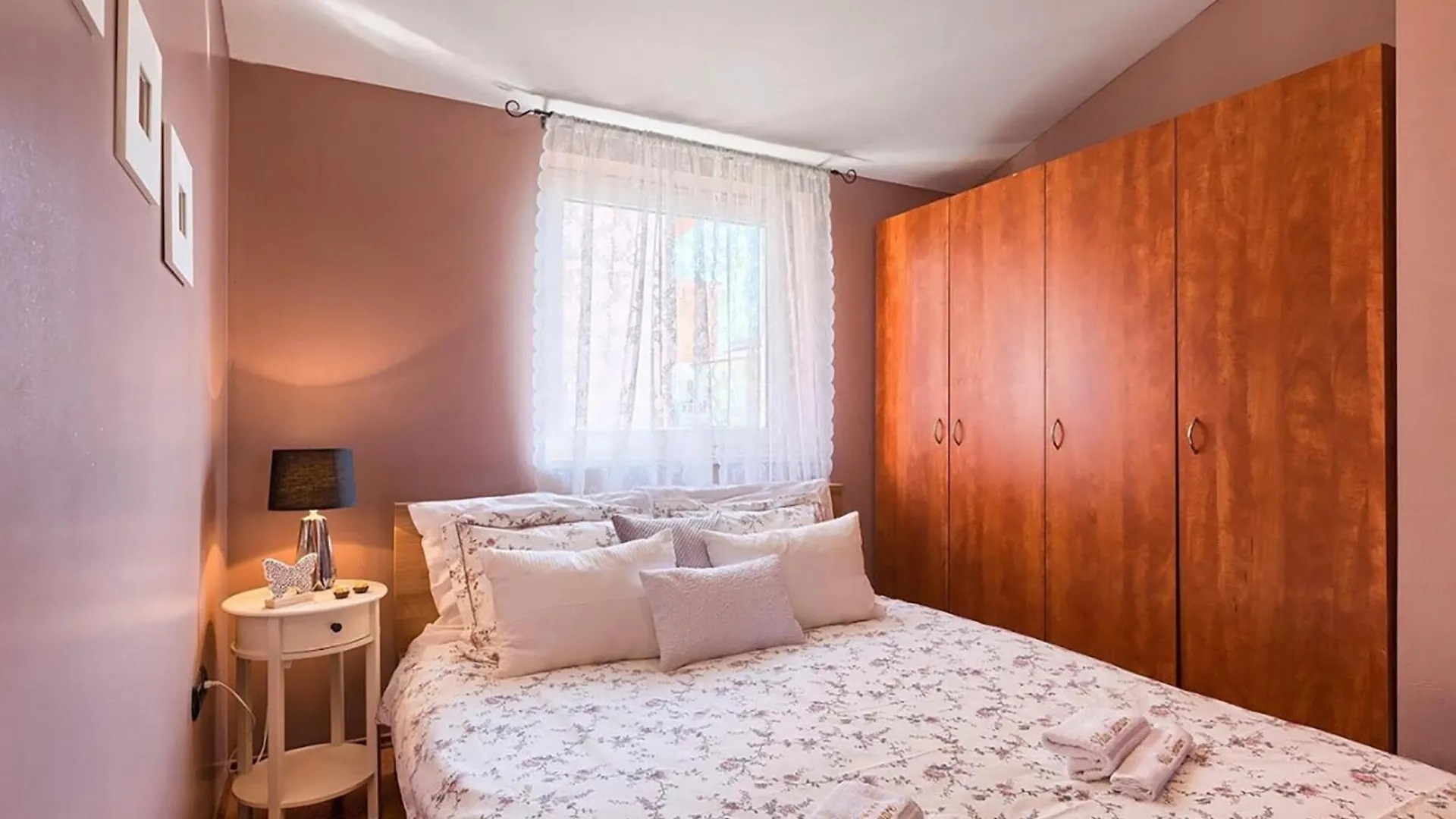 Beautiful Apartment In Stinjan With Wifi