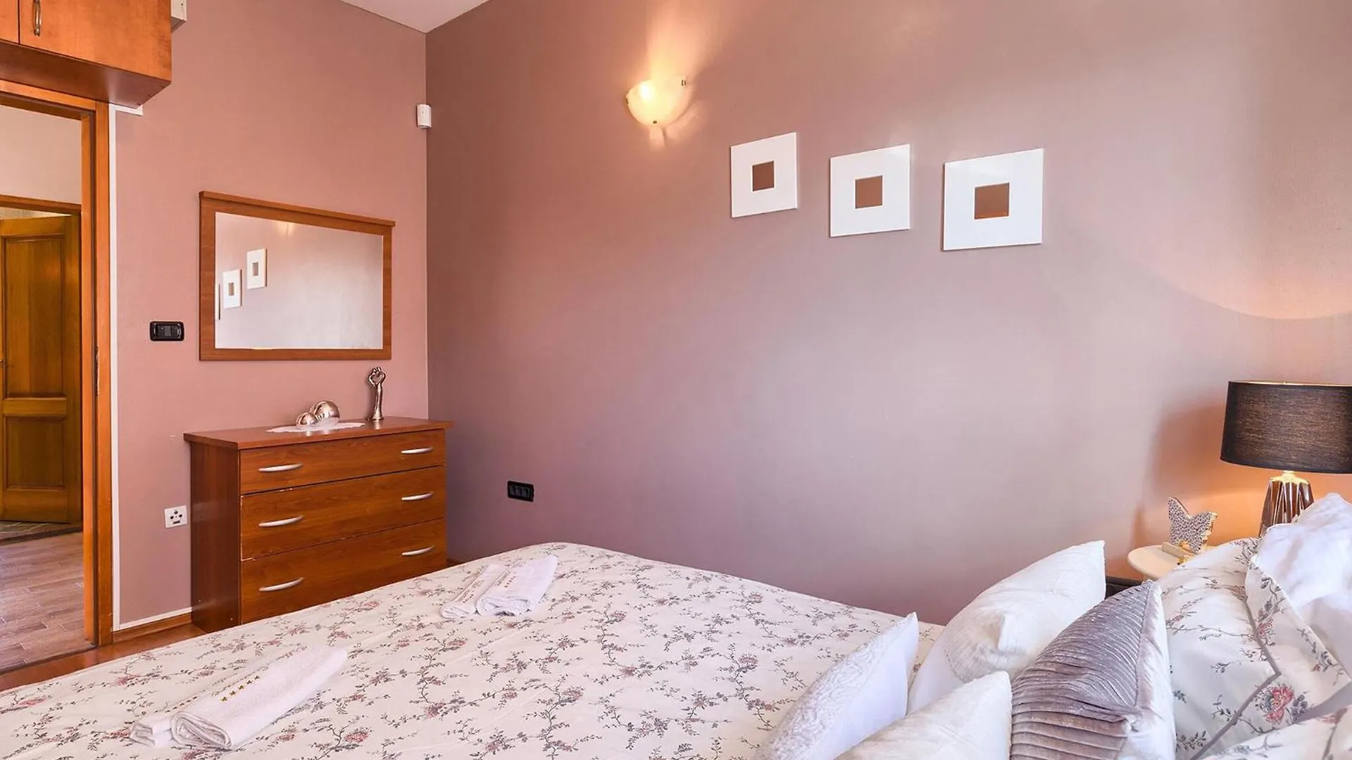 Beautiful Apartment In Stinjan With Wifi