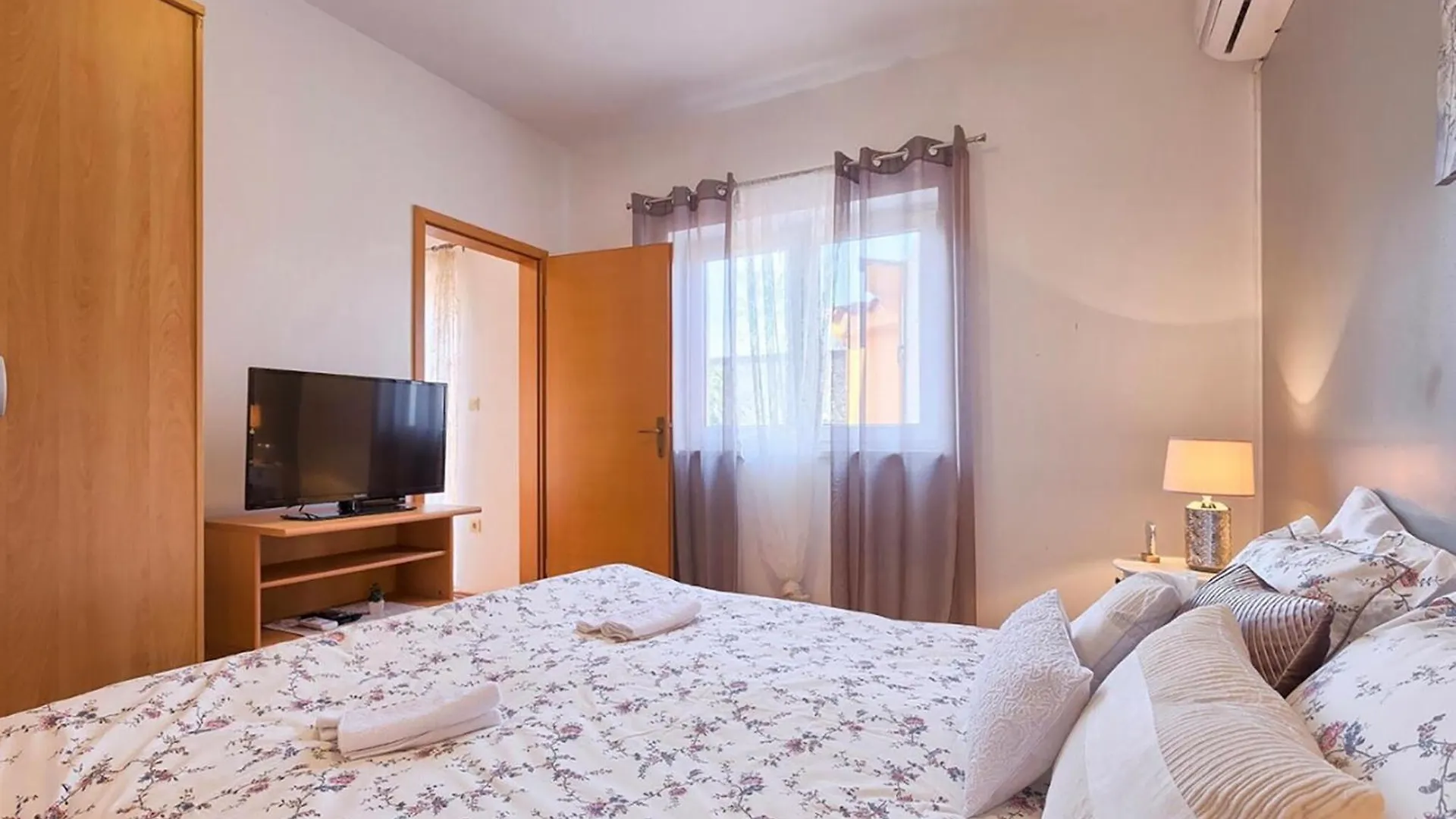 Beautiful Apartment In Stinjan With Wifi 0*,  Хорватия