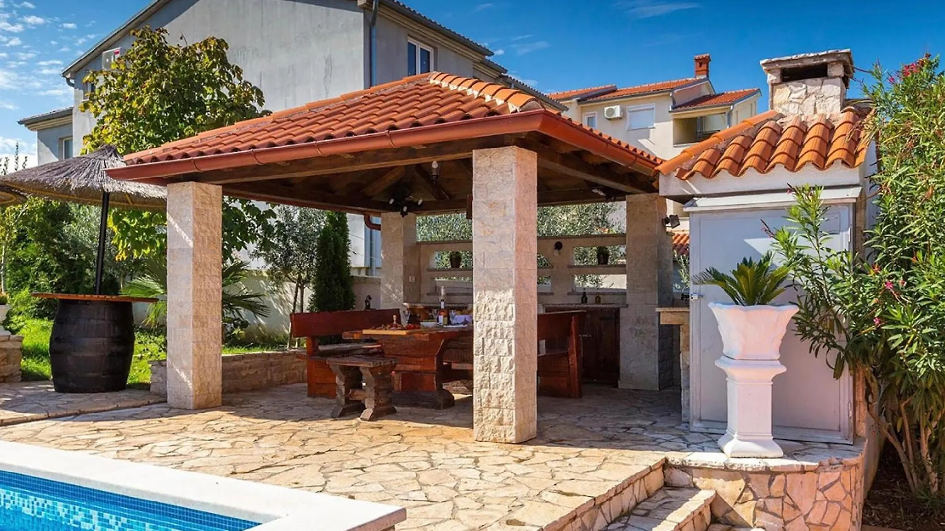 Beautiful Apartment In Stinjan With Wifi Croatia