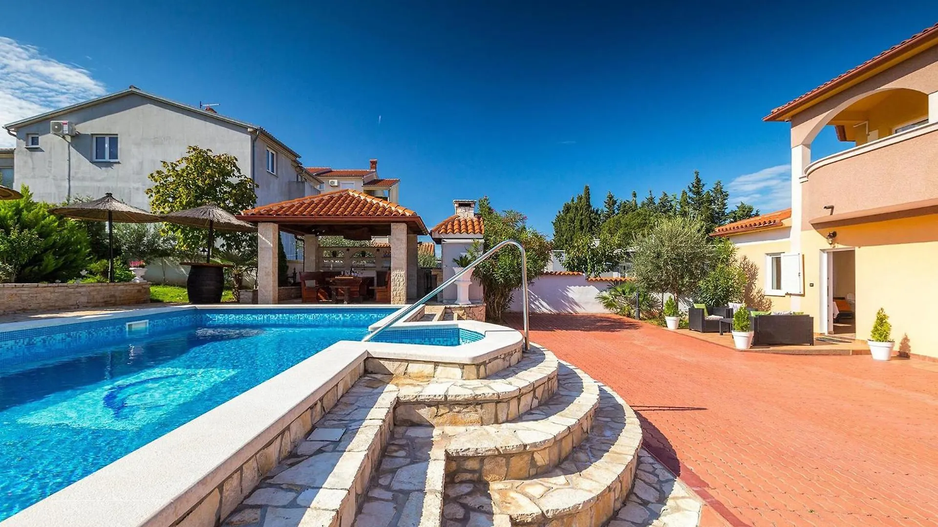 Beautiful Apartment In Stinjan With Wifi